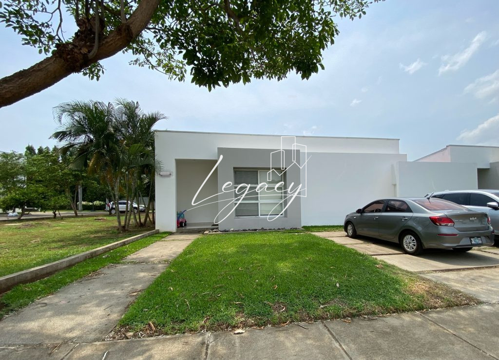 Casa moderna en venta en Las Colinas